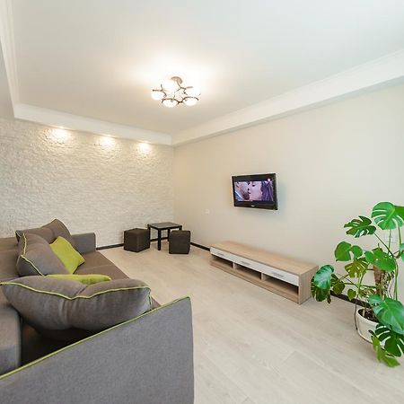 Artal Apartment On Iordanskaya 22 Kiev Extérieur photo
