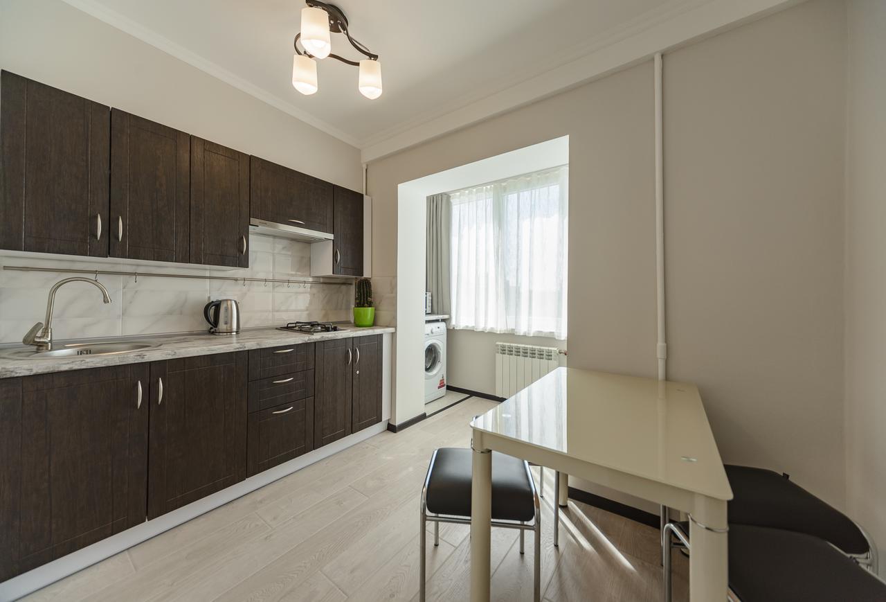 Artal Apartment On Iordanskaya 22 Kiev Extérieur photo