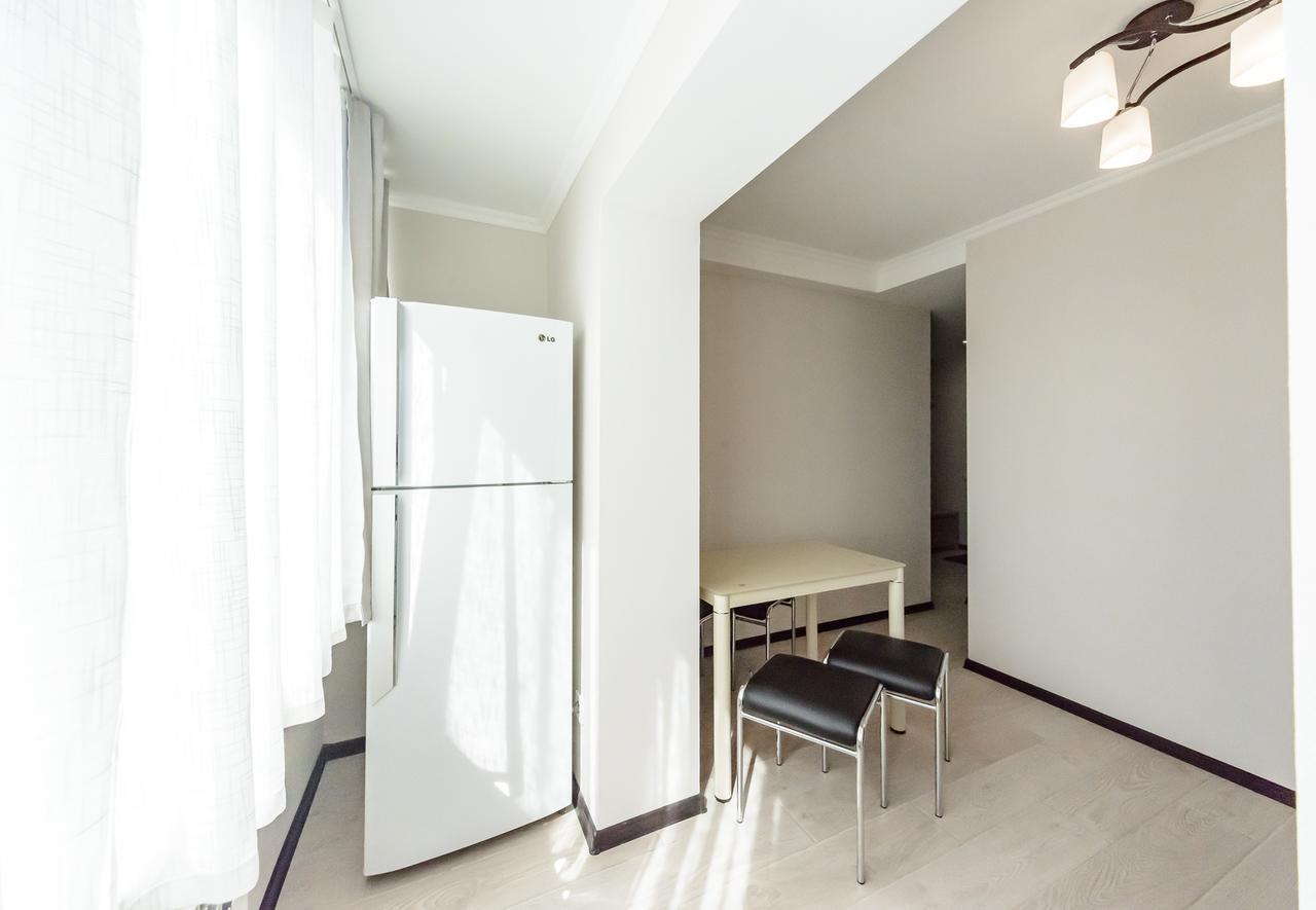 Artal Apartment On Iordanskaya 22 Kiev Extérieur photo