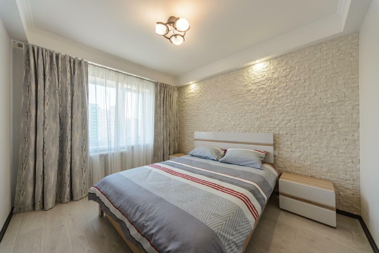 Artal Apartment On Iordanskaya 22 Kiev Extérieur photo